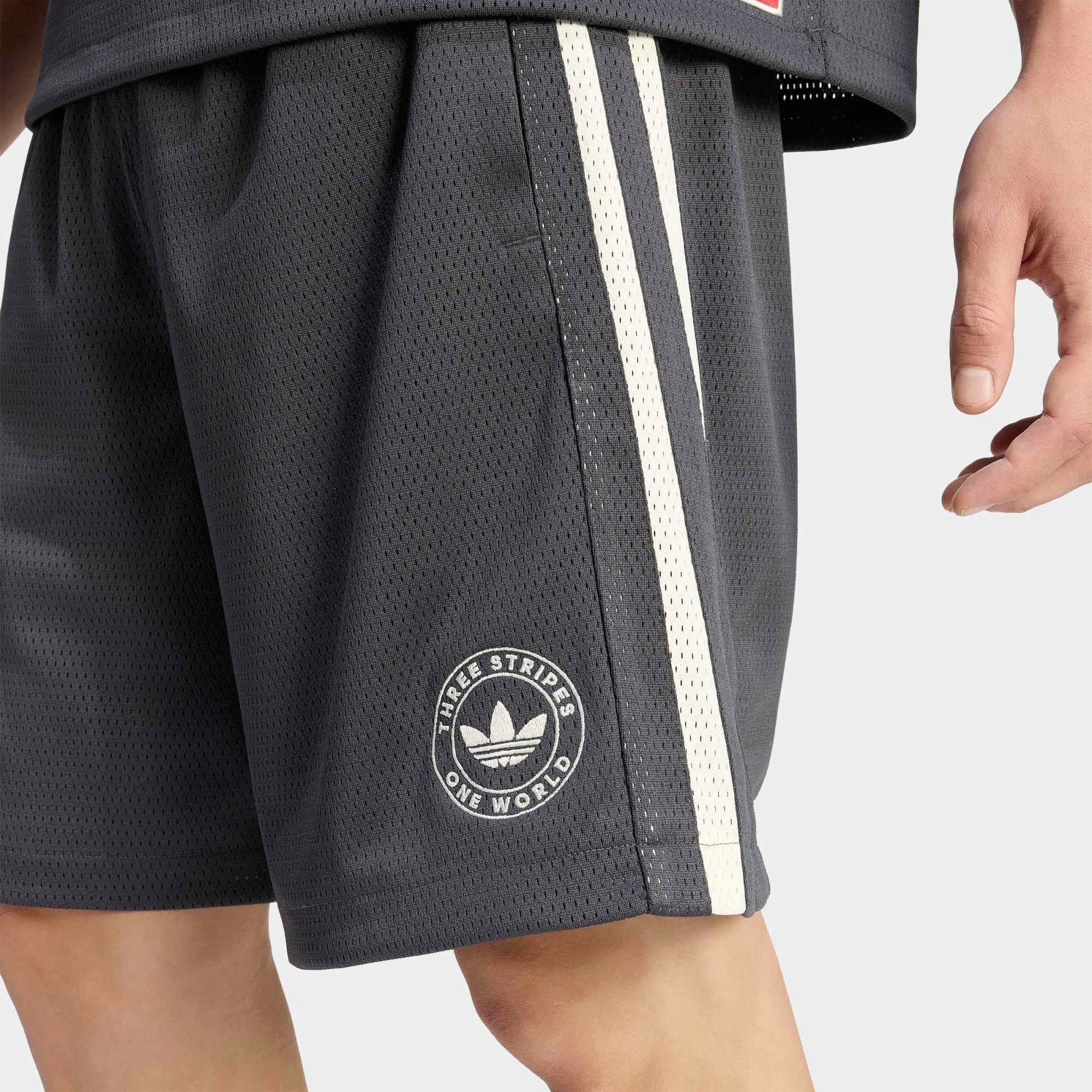  Quần Short Nam Adidas Santiago 
