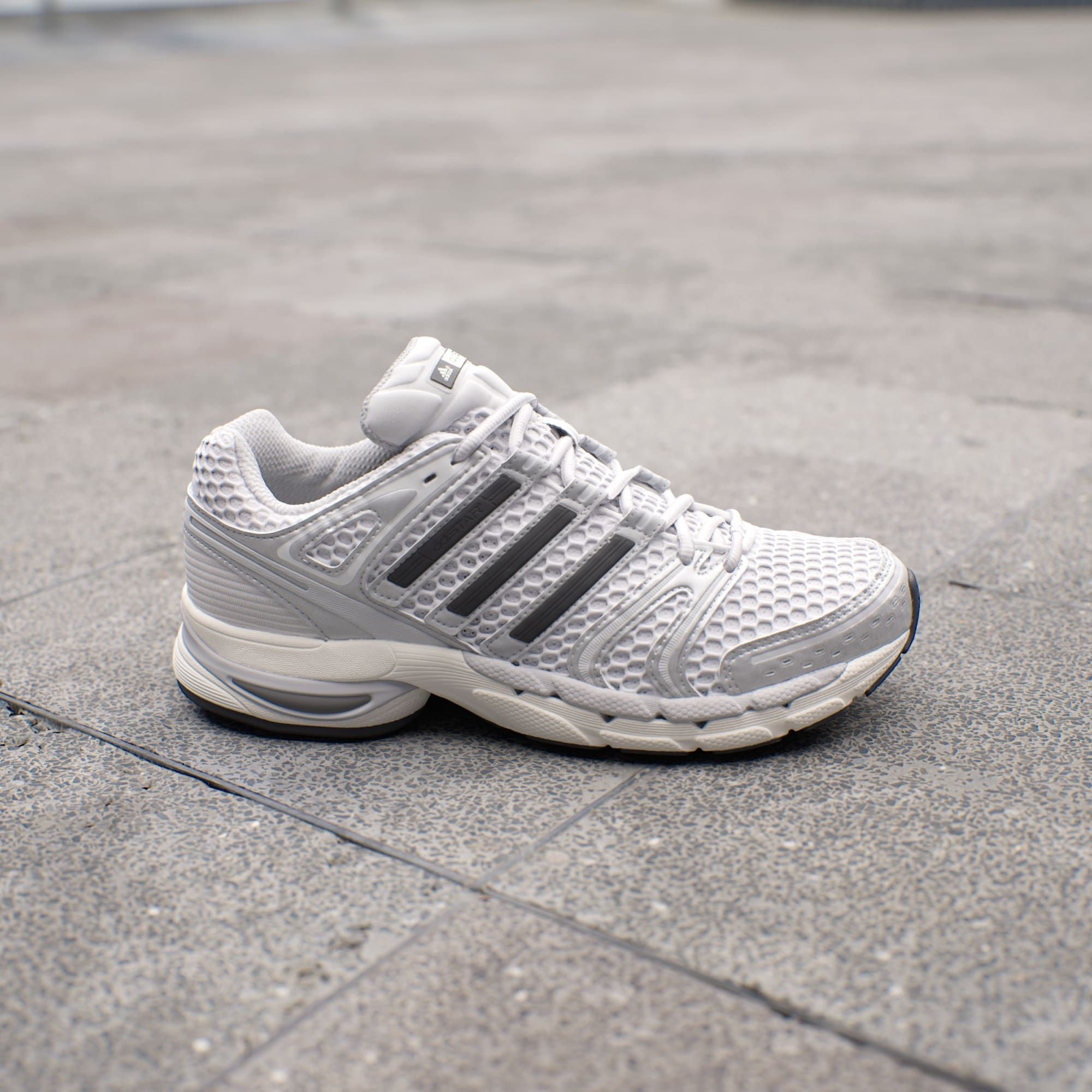 adidas Adistar Control 5 – biểu tượng Y2K “tech-runner” được hồi sinh ...