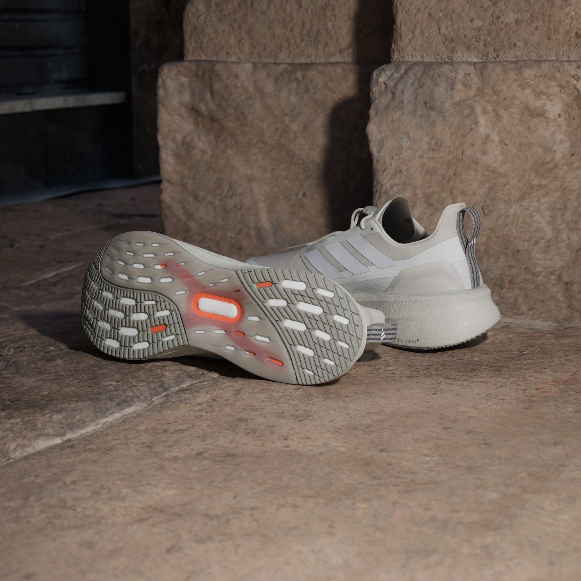  GIÀY CHẠY BỘ NAM ADIDAS ULTRABOOST 5 HERMANOS KOUMORI - JQ5387 