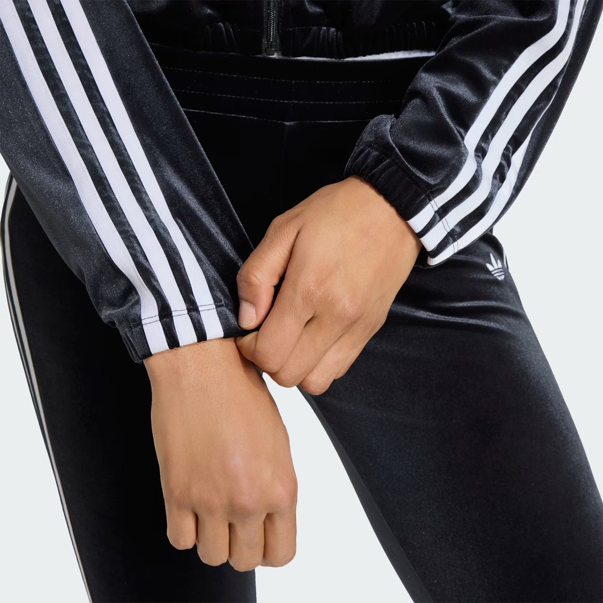  ÁO TRACK TOP NỮ ADIDAS CHI TIẾT NHÚN VÀ NƠ  - KR6511 