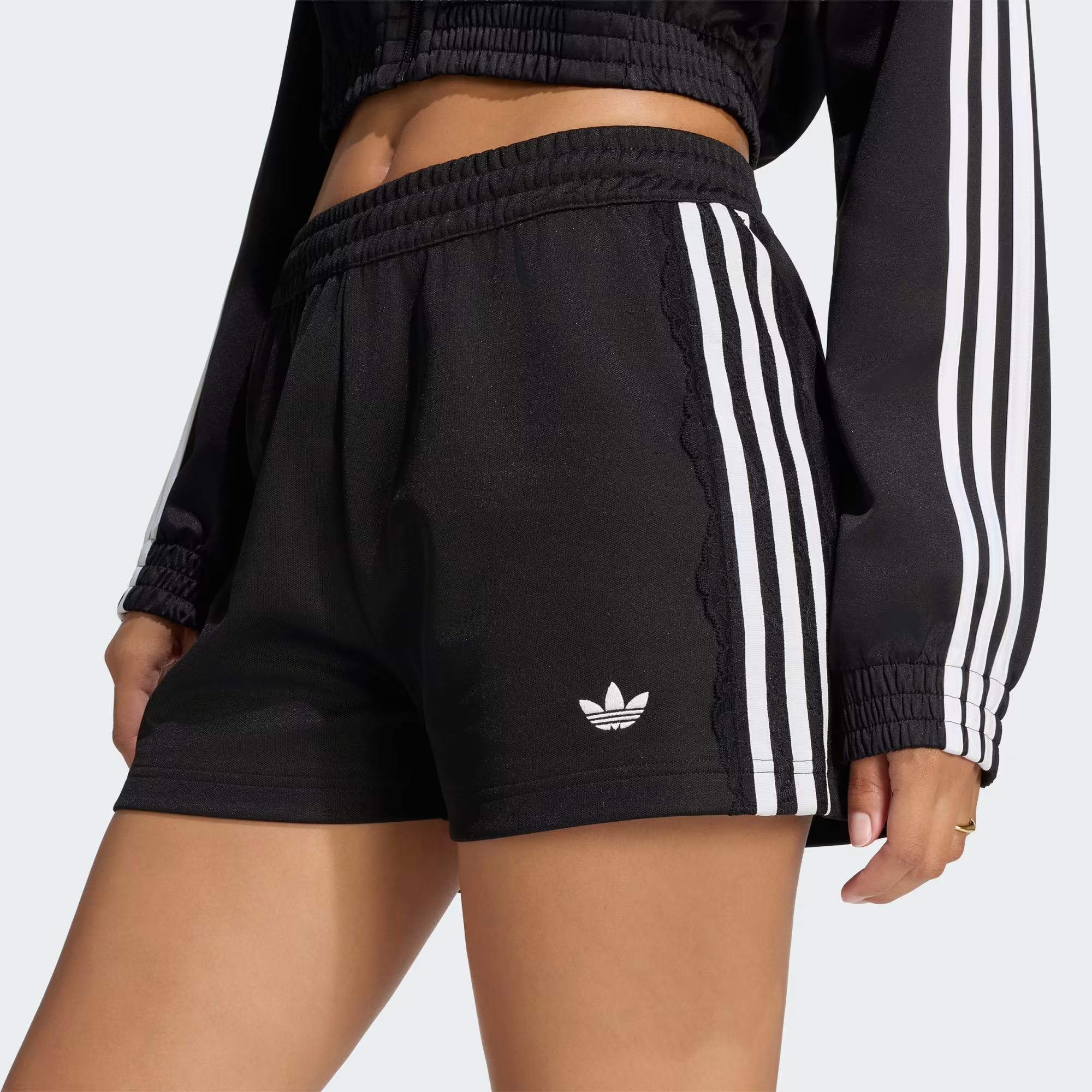  QUẦN SHORT NỮ ADIDAS LACE 3 SỌC REN - LG4267 