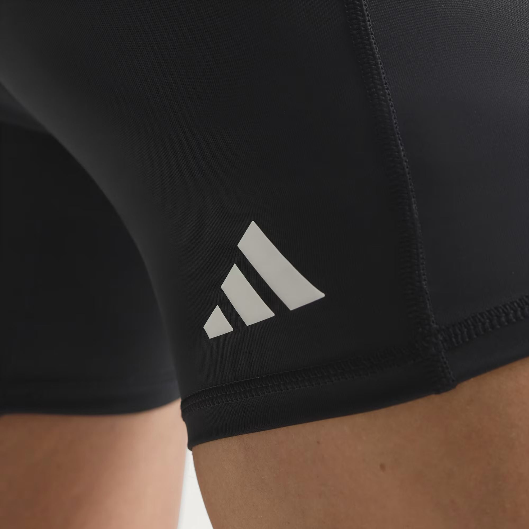  QUẦN SHORT NAM ADIDAS BÓ TECHFIT HYBRID - KG1822 