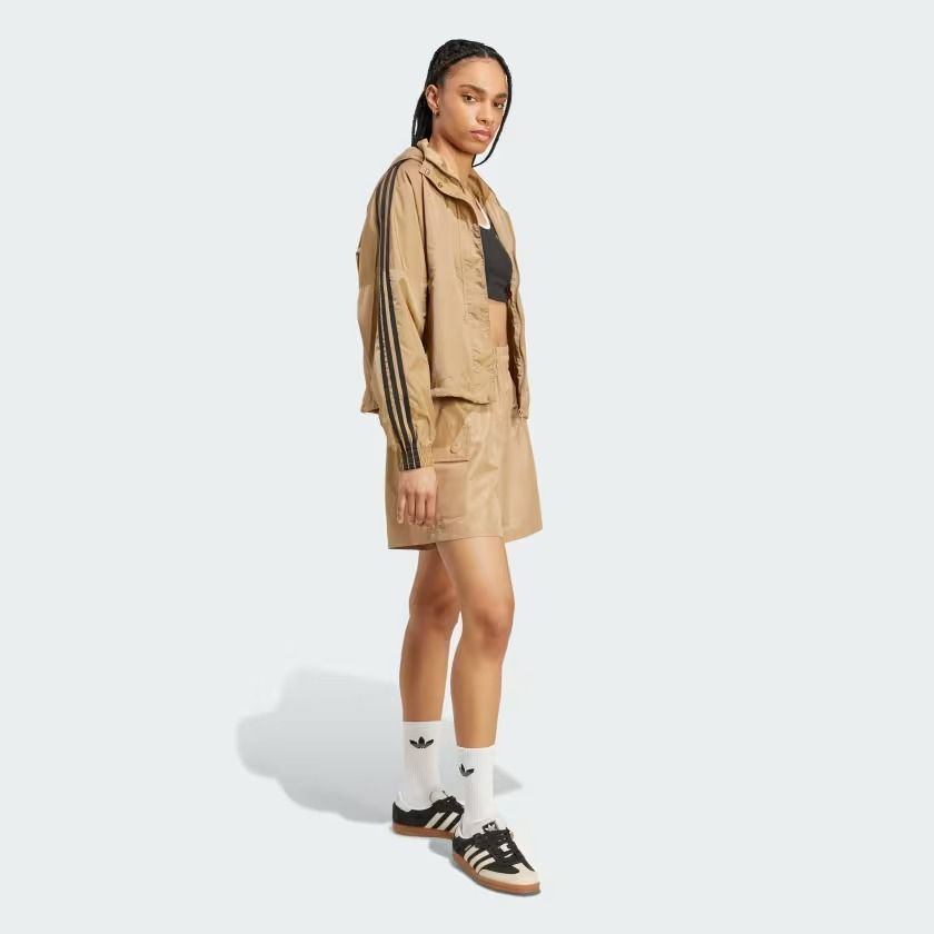 Quần Short Nữ Túi Hộp Lưng Cao Essentials