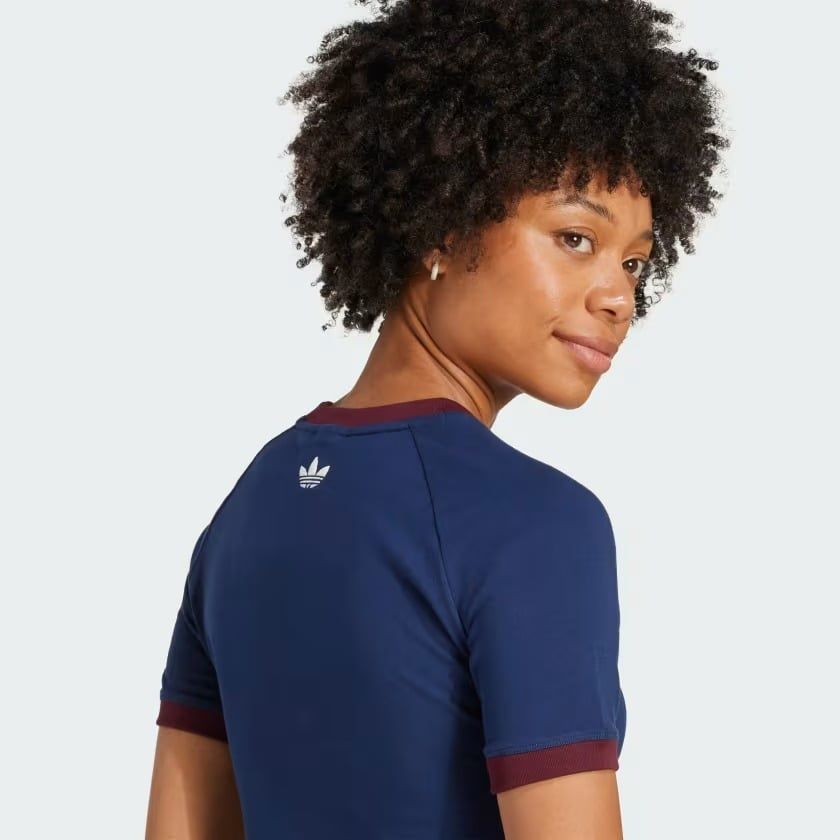 Áo Thun Nữ Baby Tee Graphic Crest
