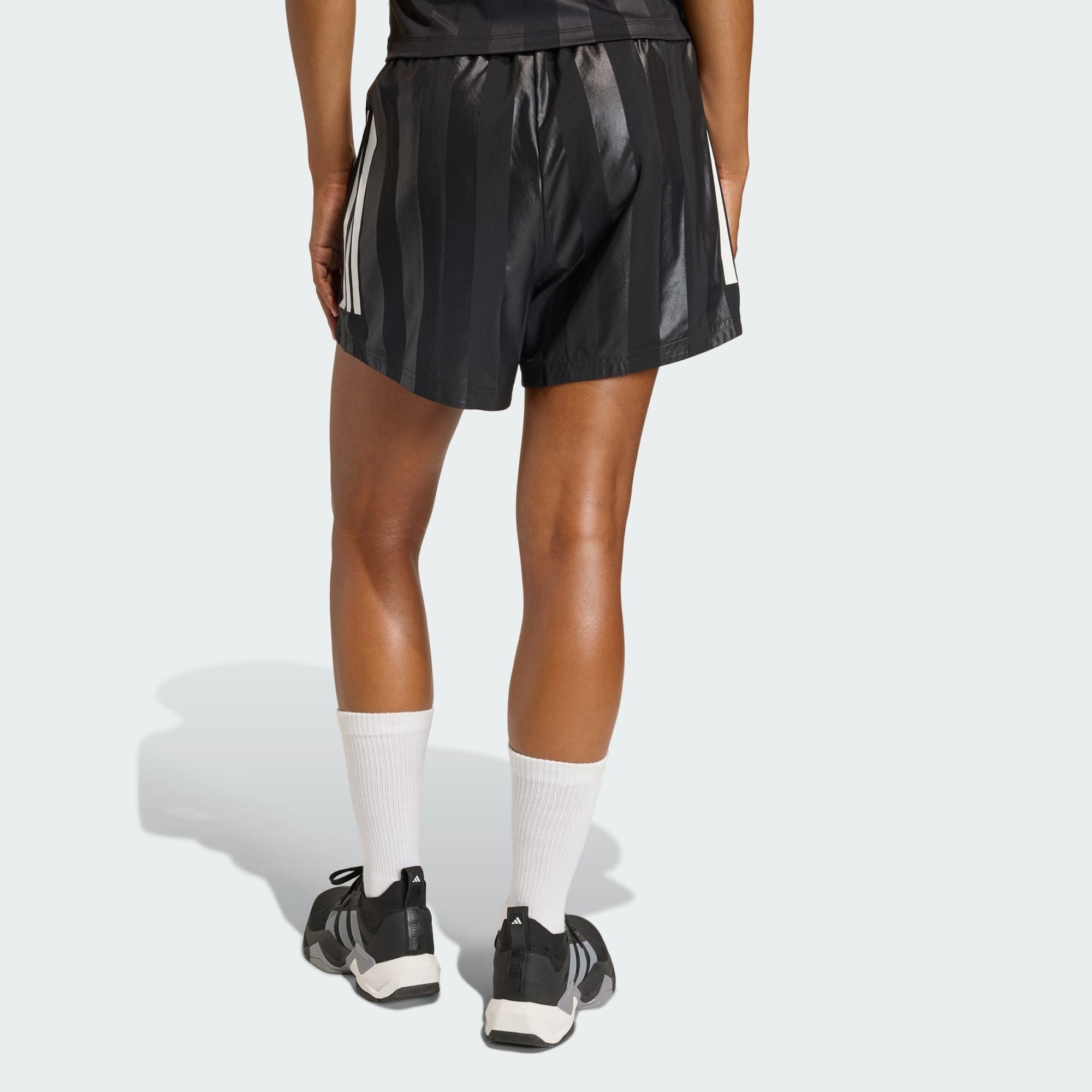  Quần Short Nữ Dệt Dập Nổi 3 Gạch Hyperglam 