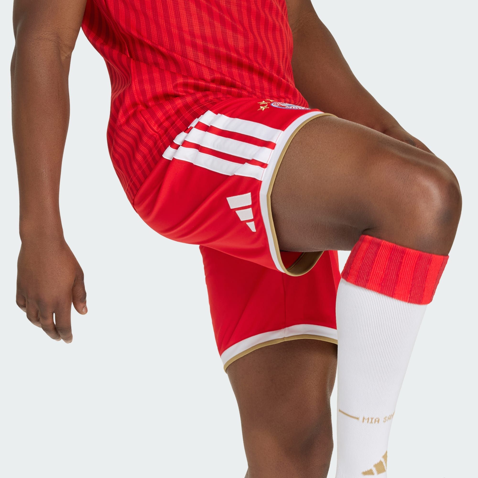  Quần short Nam Adidas Sân Nhà FC Bayern 26/27 - JZ3060 