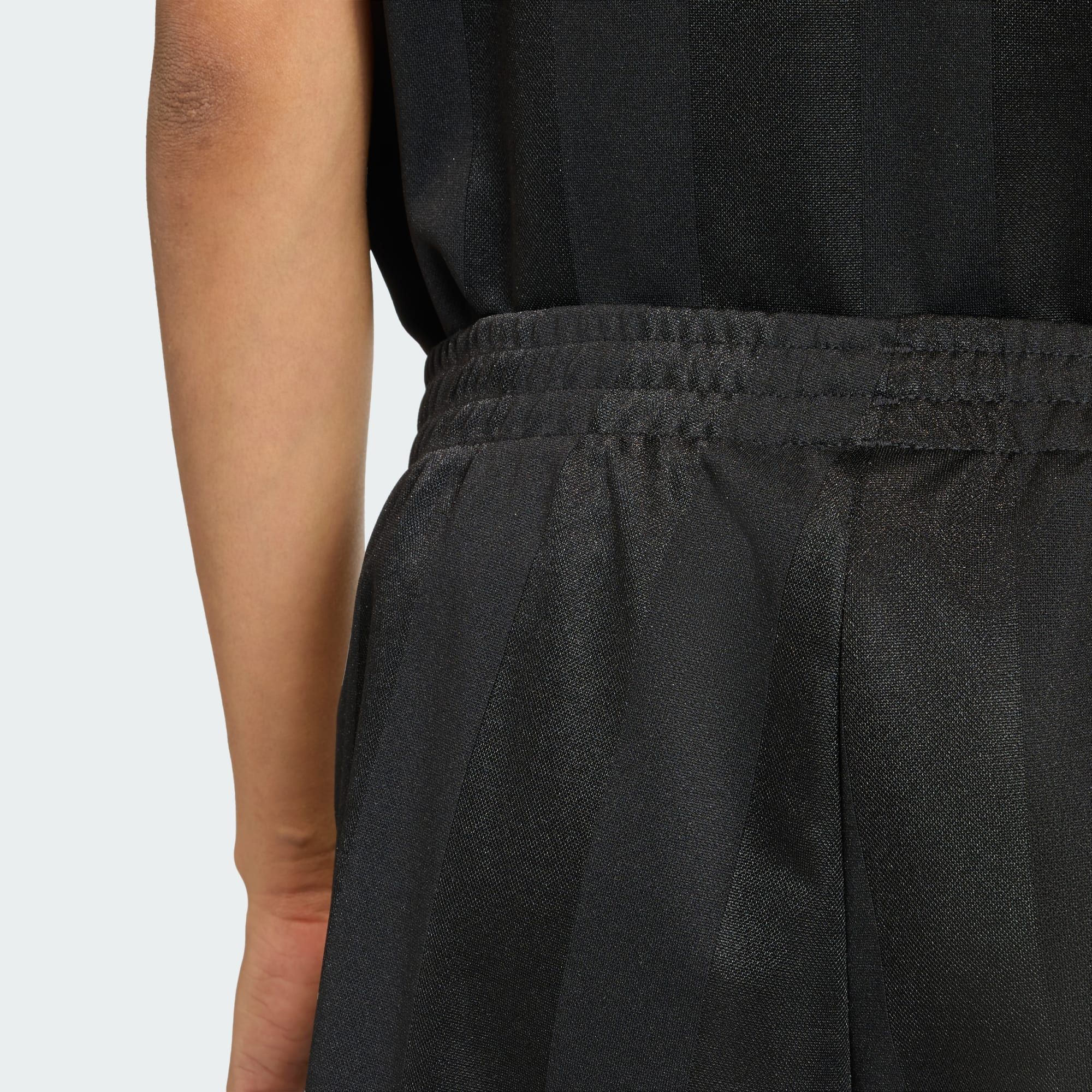  Quần Short Nữ Adidas Originals X Liberty London Firebird 