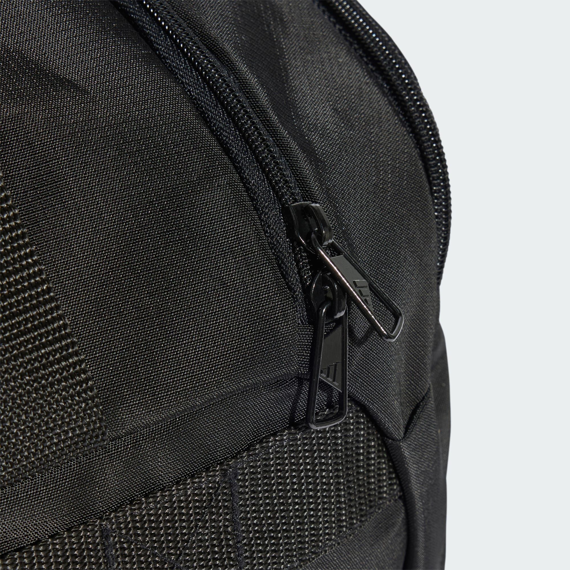  Túi trống adidas Defender cỡ nhỏ Unisex 