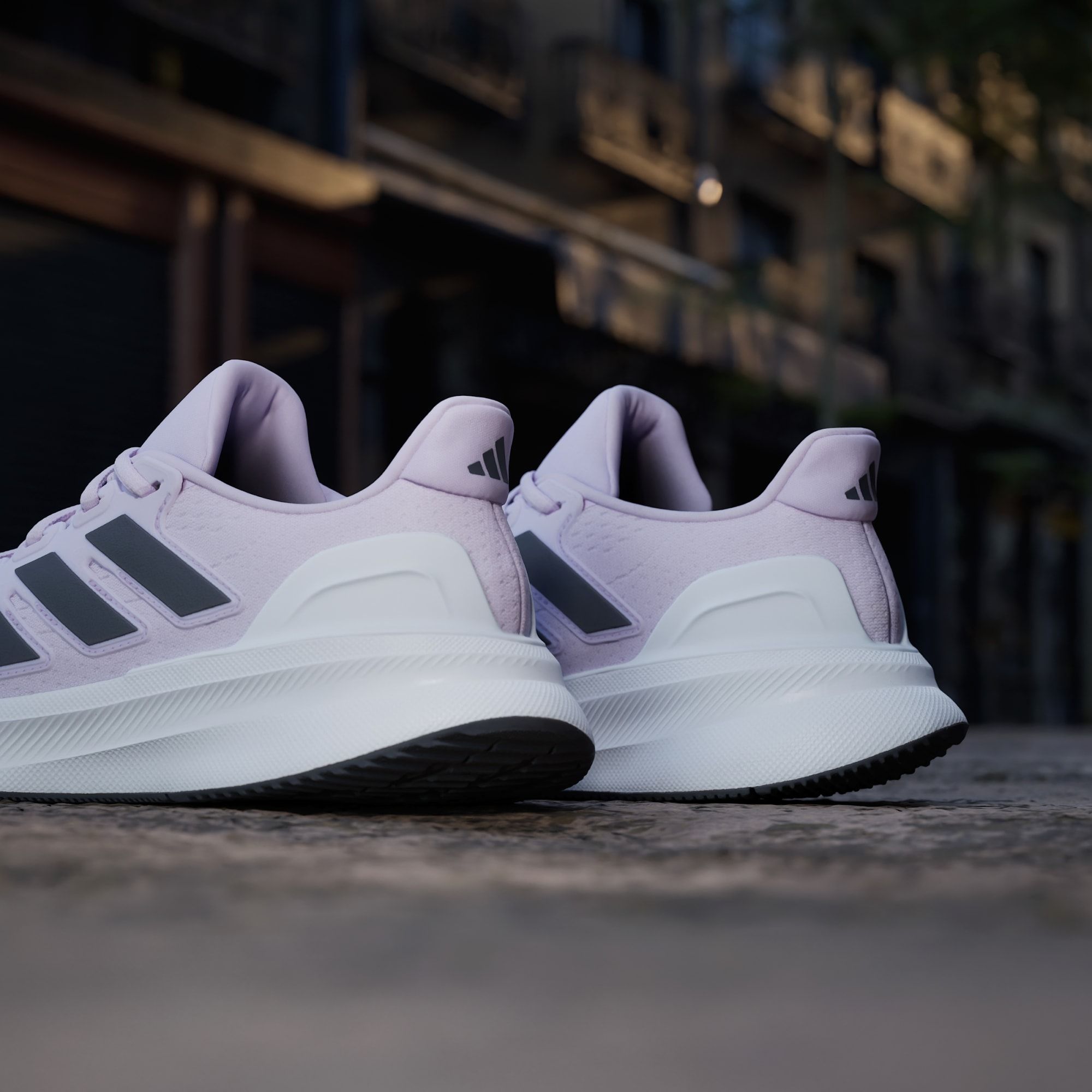  Giày chạy bộ Nữ ULTRARUN 5 W 