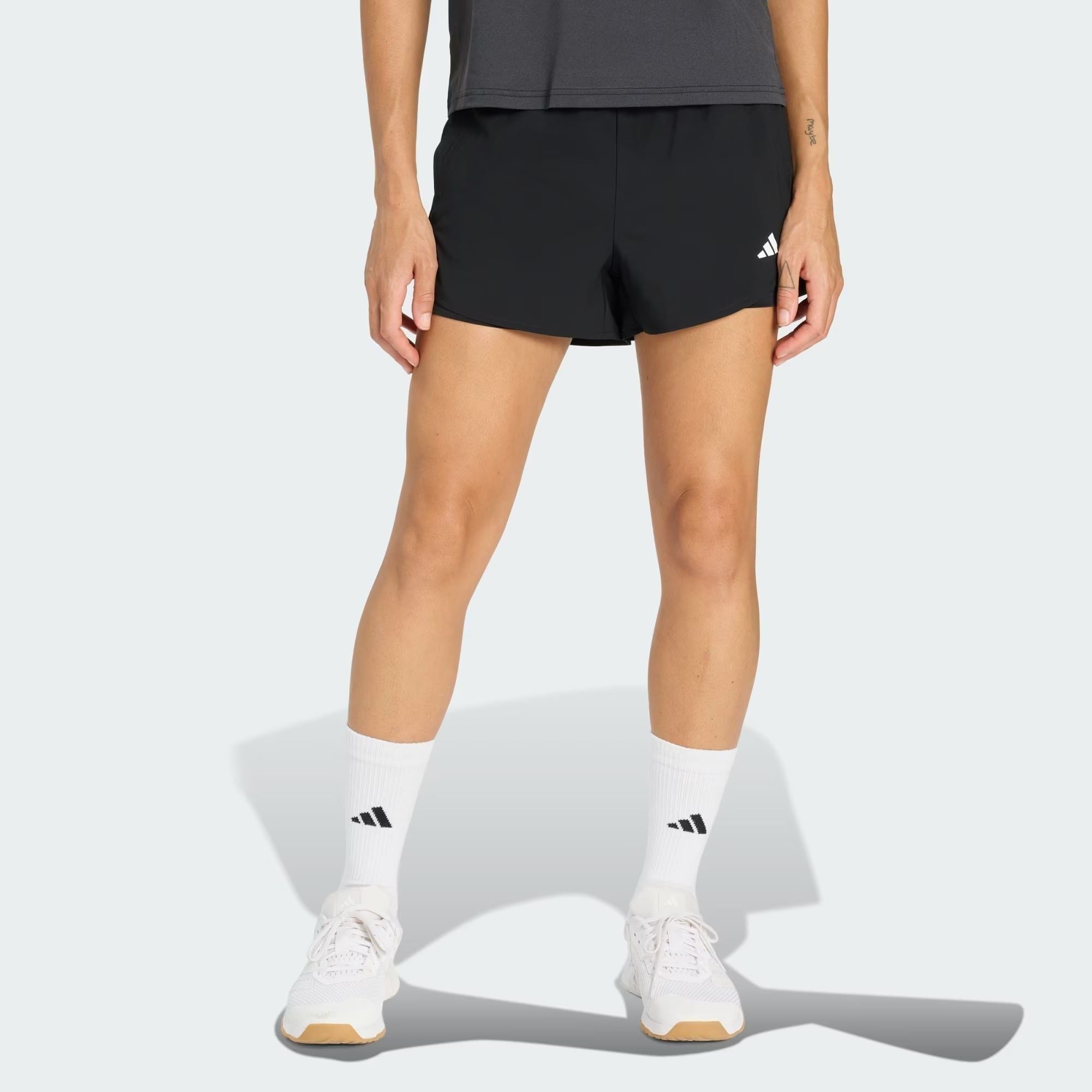 Quần short Nữ tập luyện adidas Essentials 2 trong 1 