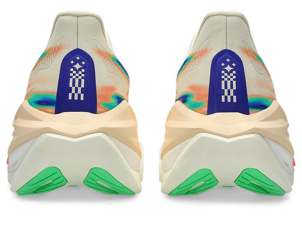  Giày chạy Unisex ASICS SUPERBLAST-1013A177.800 