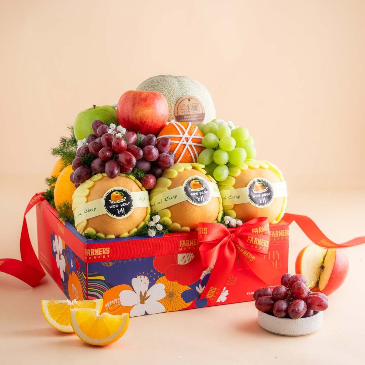  Giỏ Quà Trái Cây Tươi Tone Đỏ Họa Tiết Tiêu Chuẩn - GIAO NỘI THÀNH TPHCM 