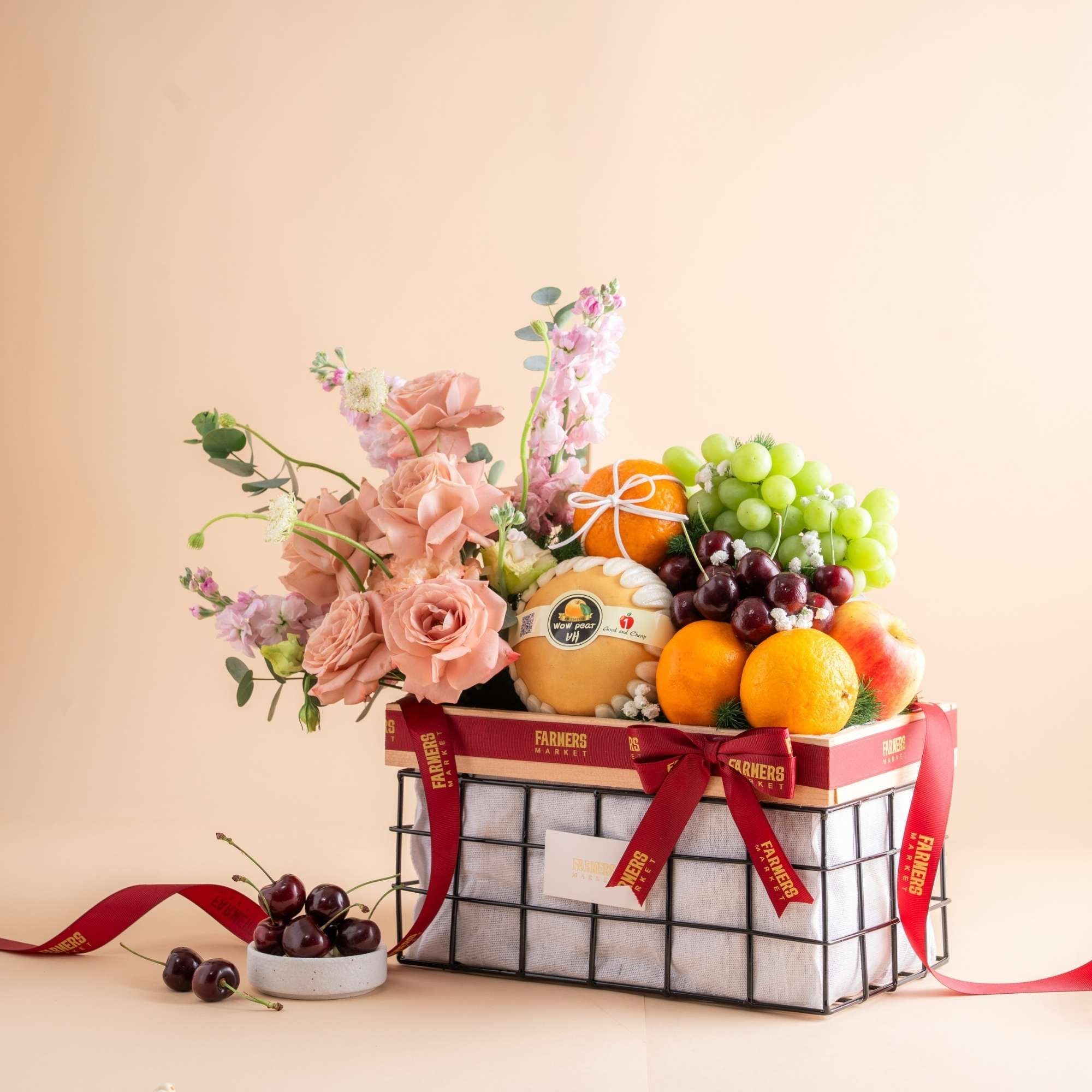  Giỏ Quà Trái Cây Và Hoa Thanh Lịch - GIAO NỘI THÀNH TPHCM 