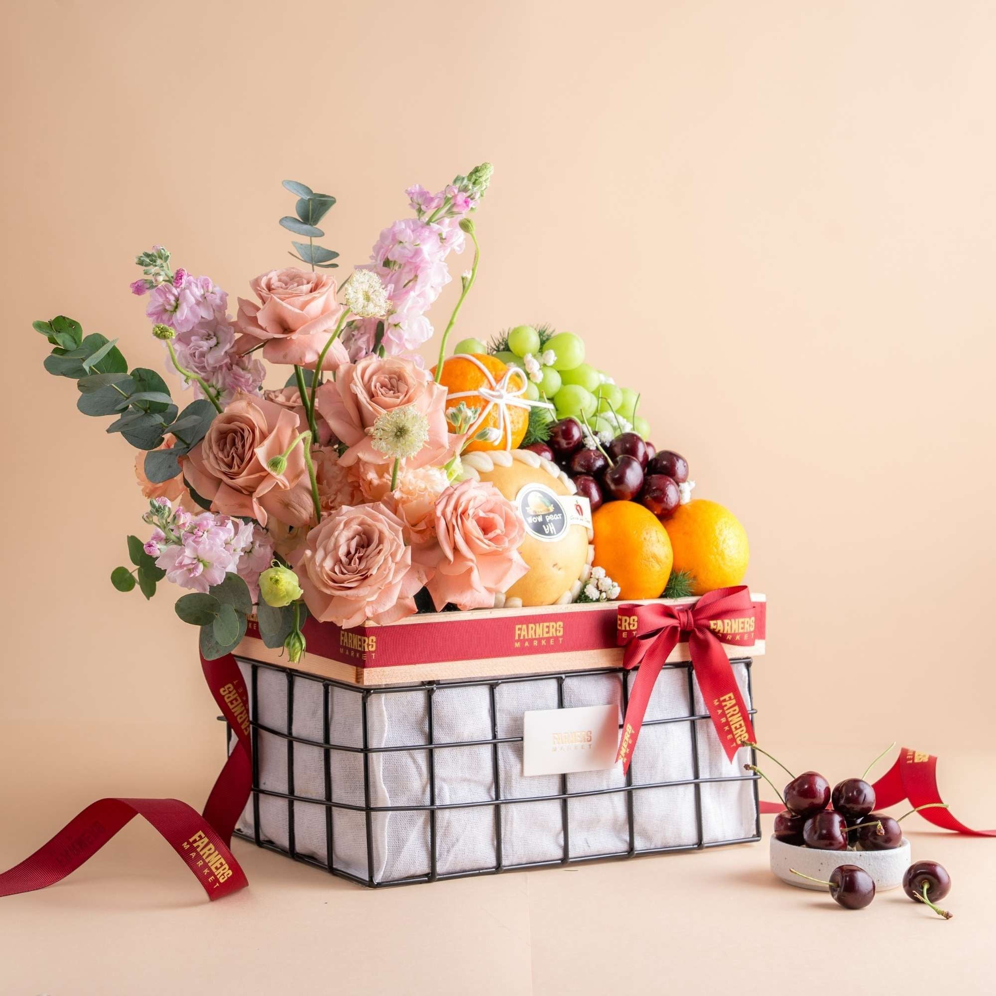  Giỏ Quà Trái Cây Và Hoa Thanh Lịch - GIAO NỘI THÀNH TPHCM 