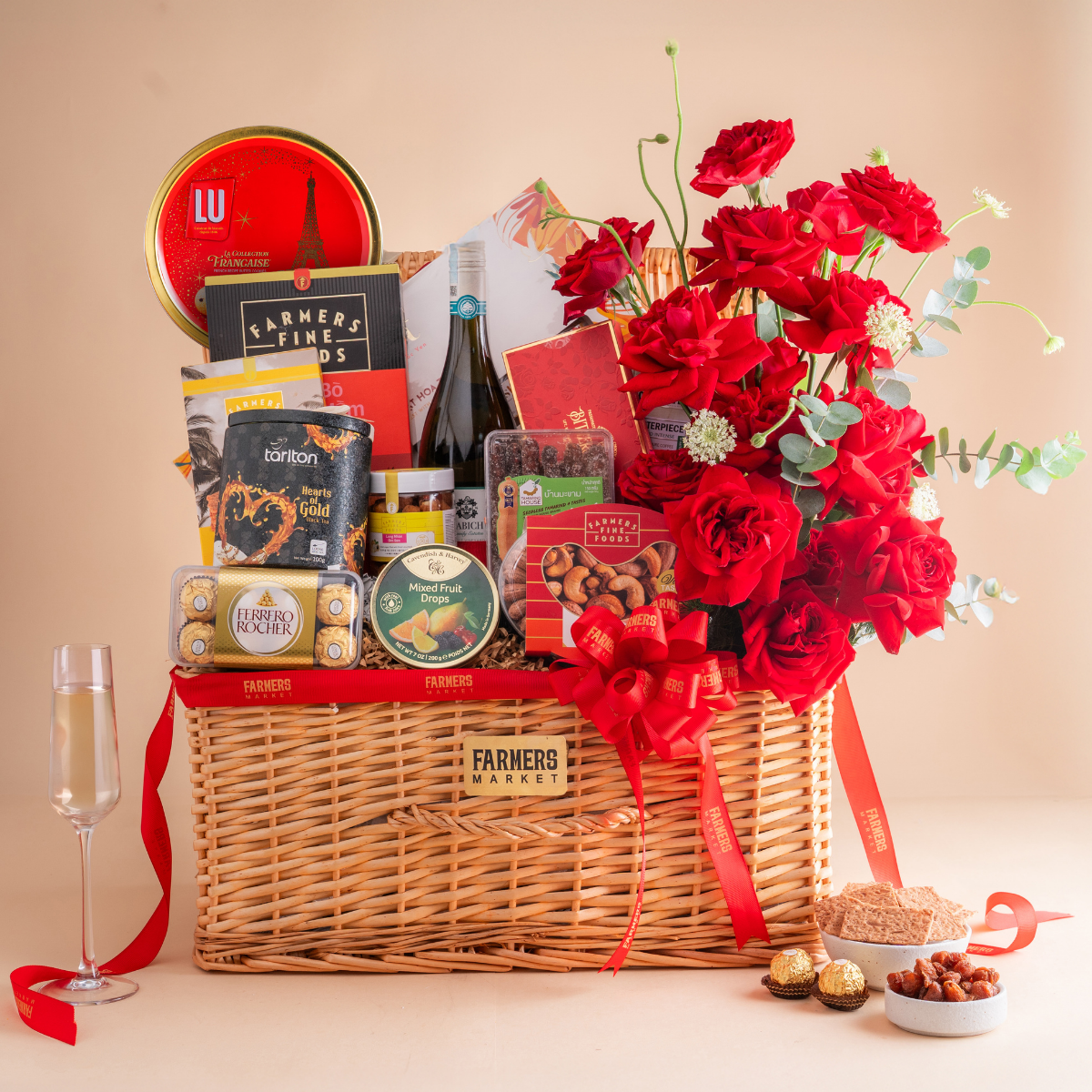  Giỏ Vali Rượu Vang Hữu Cơ - Yến Tươi Và Hoa Tone Đỏ Cao Cấp - GIAO NỘI THÀNH TPHCM 