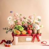  Khay Gỗ Trái Cây Các Loại  Và Hoa Tone Hồng Thanh Lịch - GIAO NỘI THÀNH TPHCM 