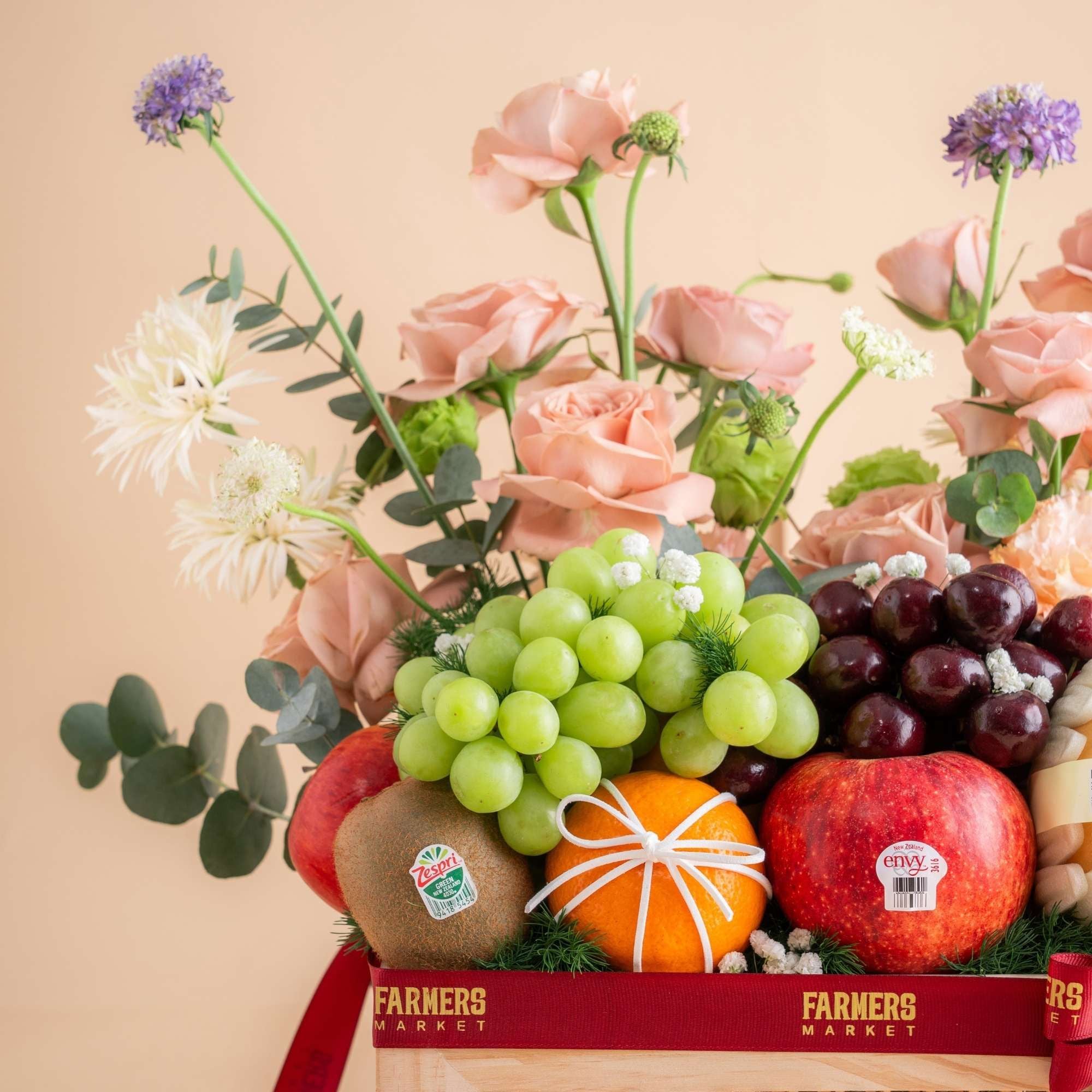  Khay Gỗ Trái Cây Các Loại  Và Hoa Tone Hồng Tinh Tế - GIAO NỘI THÀNH TPHCM 