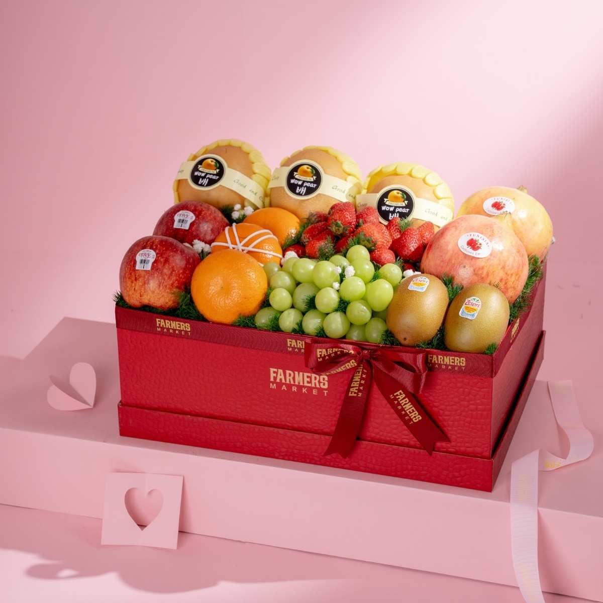  Giỏ Quà Nho Xanh Và Trái Cây Các Loại Tone Đỏ Tinh Tế - GIAO NỘI THÀNH TPHCM 