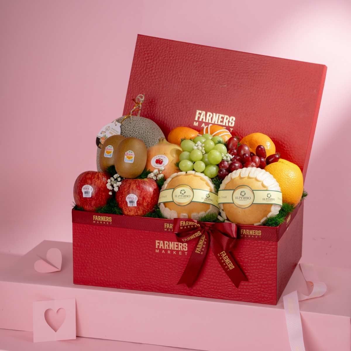  Giỏ Quà Nho Và Trái Cây Các Loại Tone Đỏ Thanh Lịch - GIAO NỘI THÀNH TPHCM 