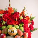 Tháp Trái Cây Tươi Và Hoa Huệ Tone Đỏ Sang Trọng - GIAO NỘI THÀNH TPHCM 