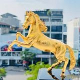 Tượng Ngựa Vàng Chiến Thắng