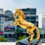Tượng Ngựa Vàng Chiến Thắng