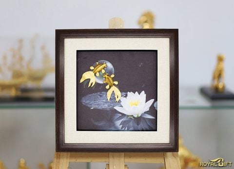 Tranh cá chép hoa sen mạ vàng 24K
