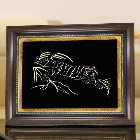 ​​​​​​​Tranh Mãnh Hổ Hạ Sơn mạ vàng