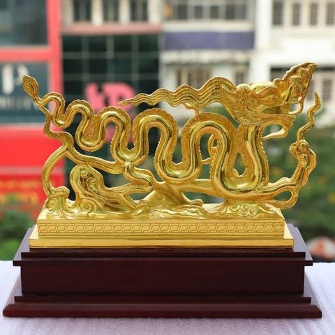 Tượng Rồng thời Lý mạ vàng