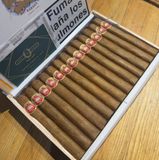 H.upmann Regalias 25s (giá: liên hệ)