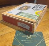 H.upmann Regalias 25s (giá: liên hệ)