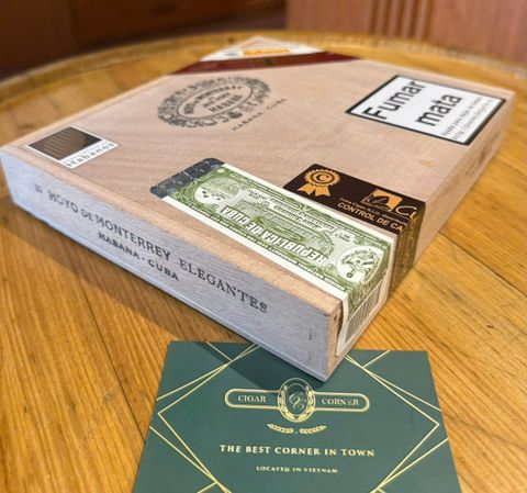 Hoyo de Monterrey Elegantes LCDH (Giá: Liên hệ)