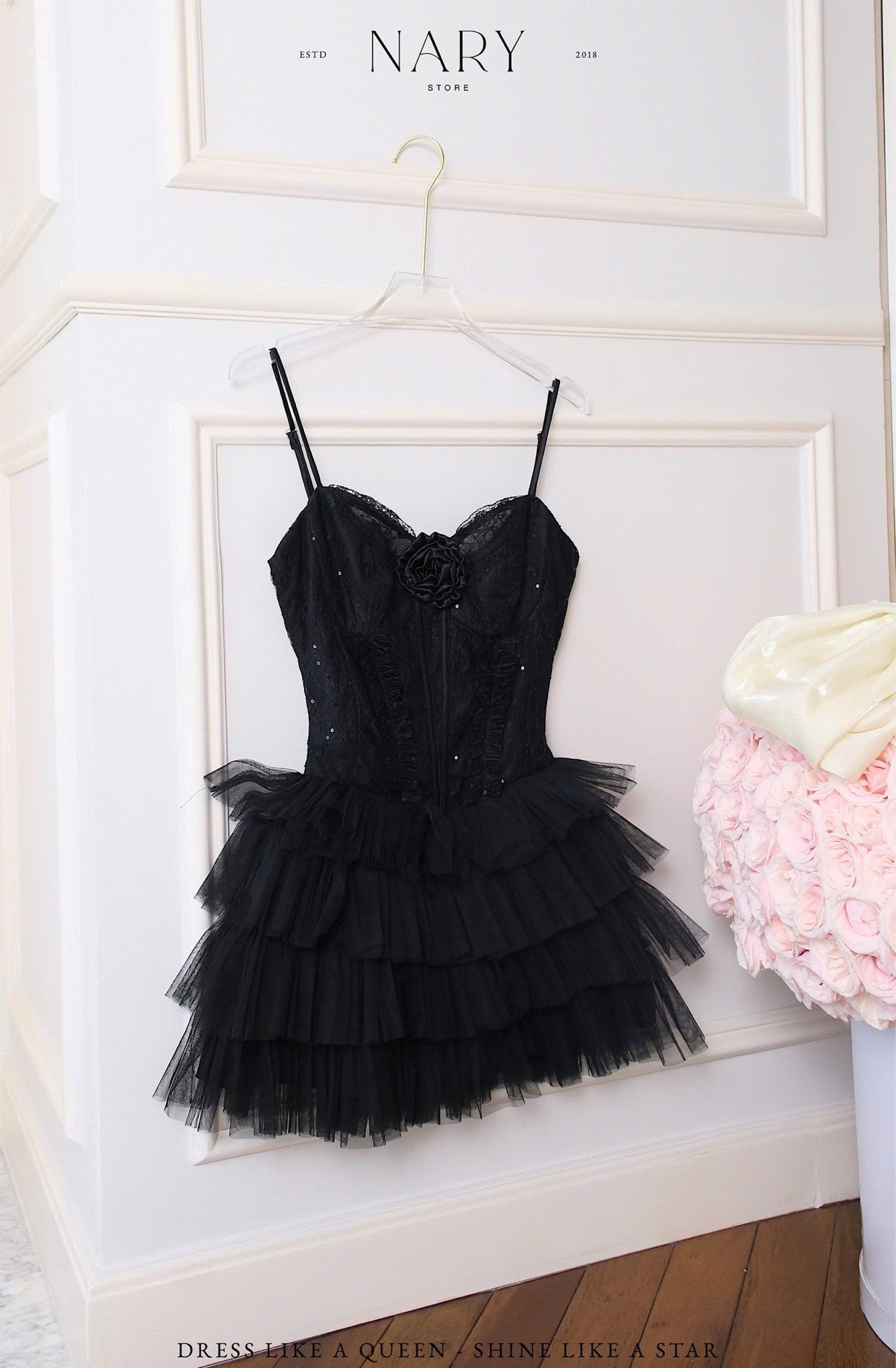 Đầm Ren Tầng Đính Hoa