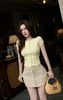 Áo Thun Tay Con Viền Nút