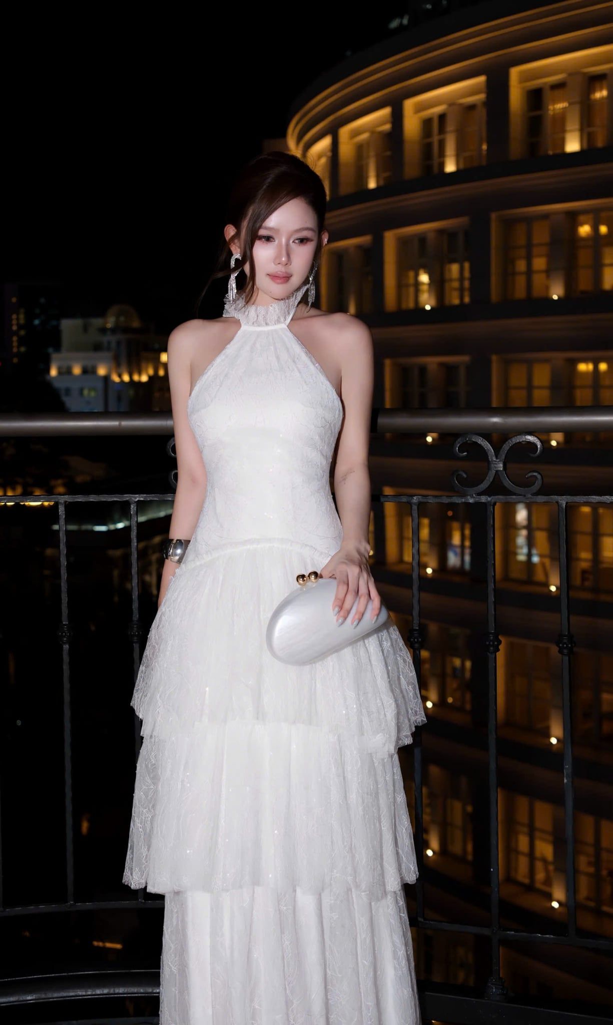 Đầm Cổ Yếm Ren Tầng