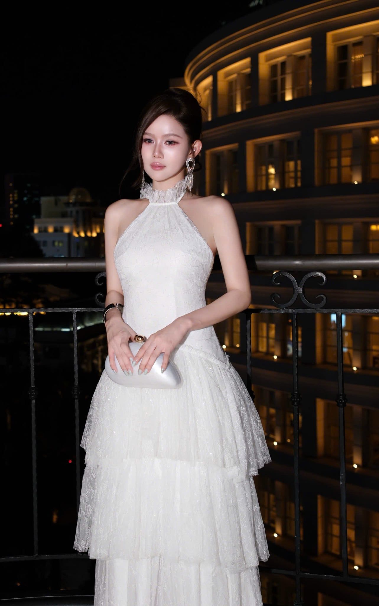Đầm Cổ Yếm Ren Tầng