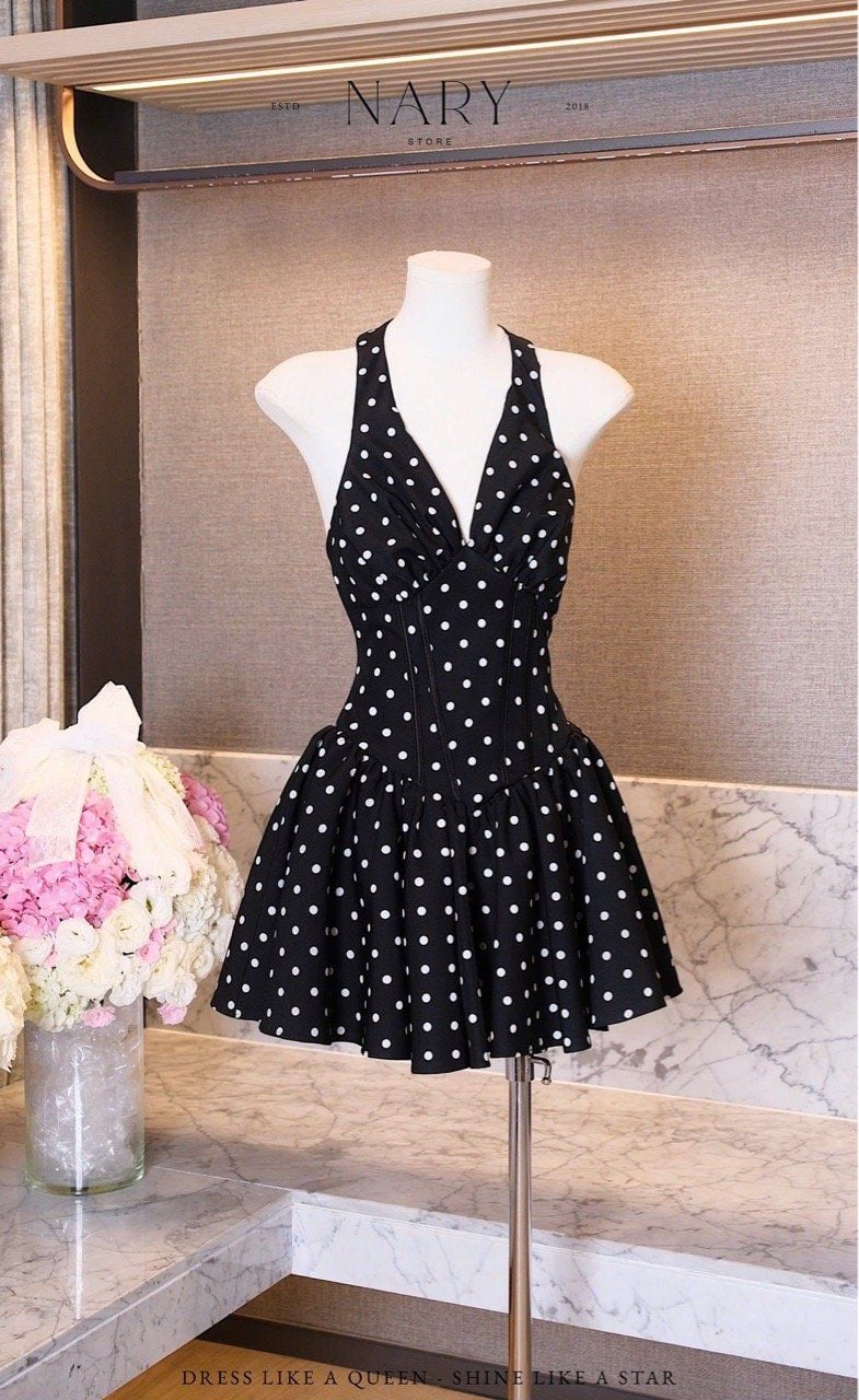 Đầm Yếm Xòe Nhúng Ngực