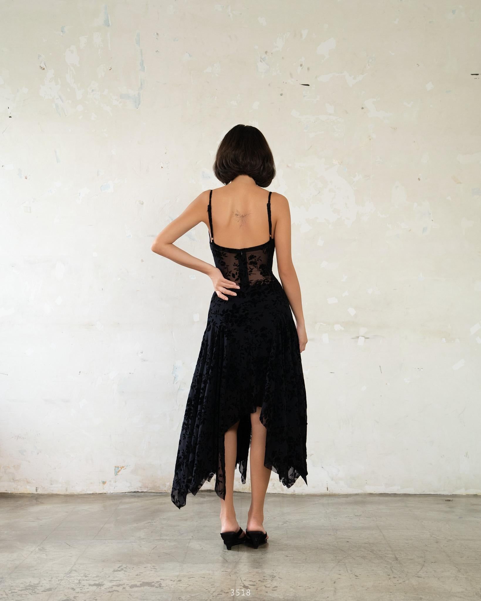 Đầm 2S Nhung Tà Xẻ Xòe