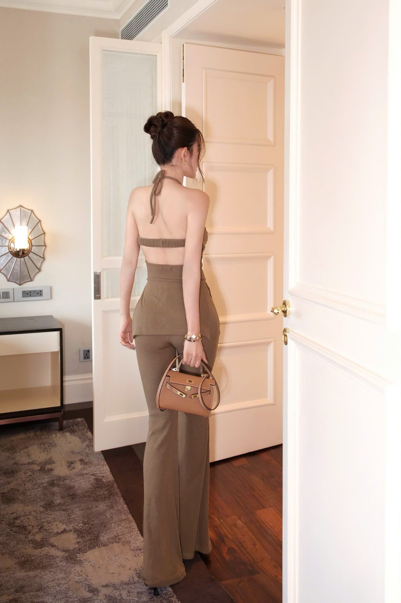 Set Yếm Hở Lưng Charm Hoa