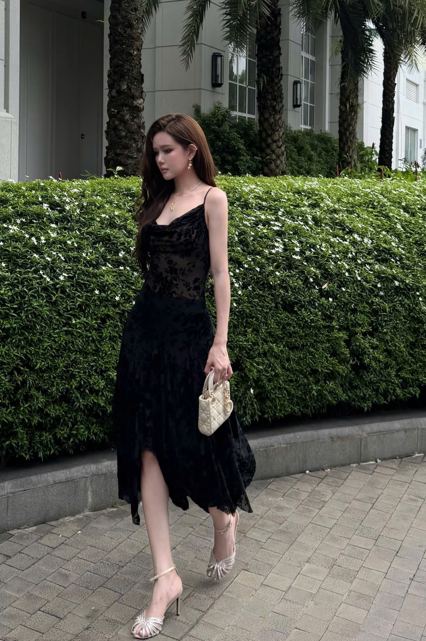 Đầm 2S Nhung Tà Xẻ Xòe