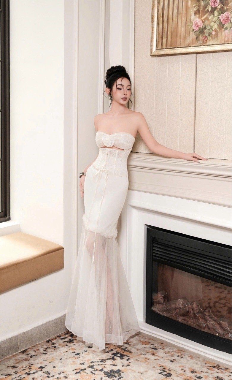 Đầm Cup Đuôi Cá Khoét Ngực