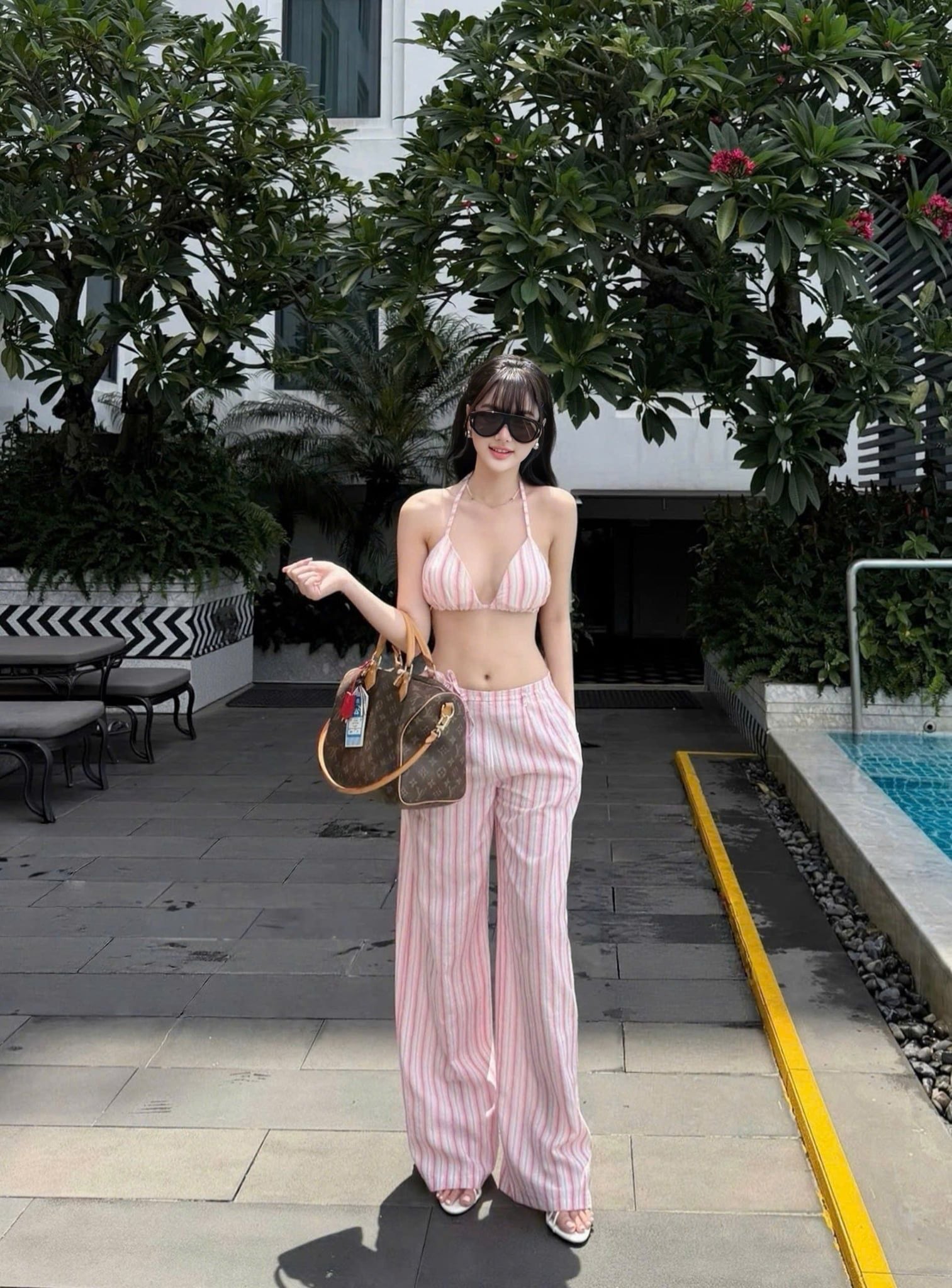 Set Sọc Áo Dây Quần Suông