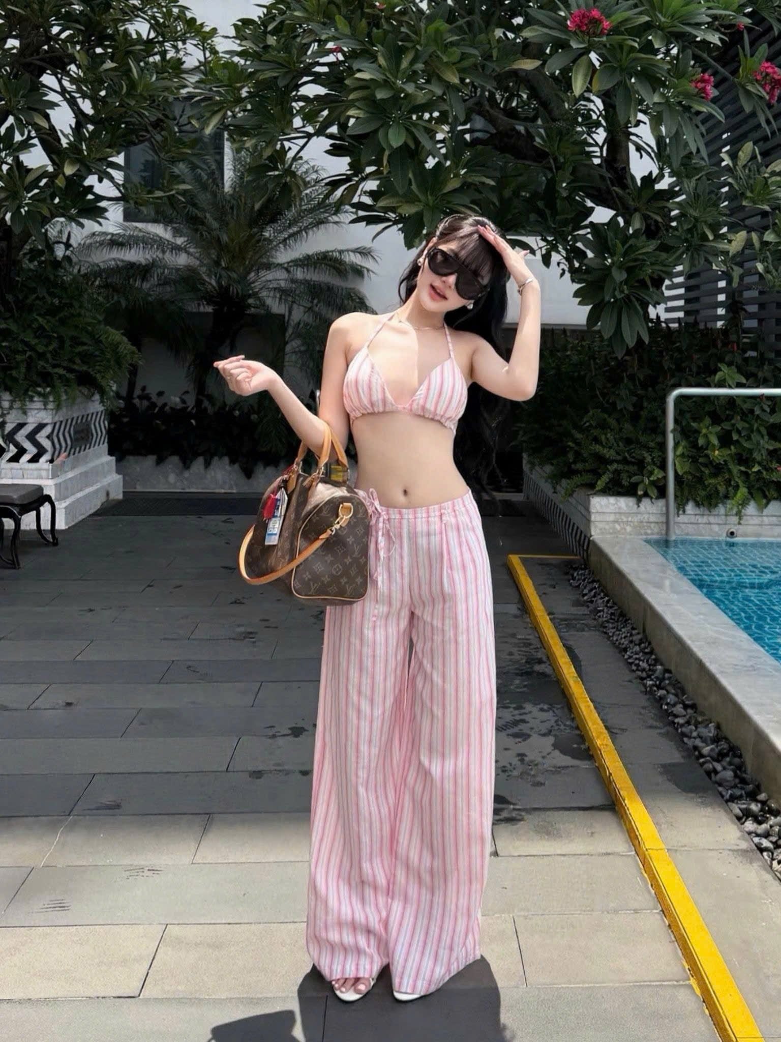 Set Sọc Áo Dây Quần Suông