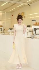 Đầm Thun Trơn Kèm Hoa