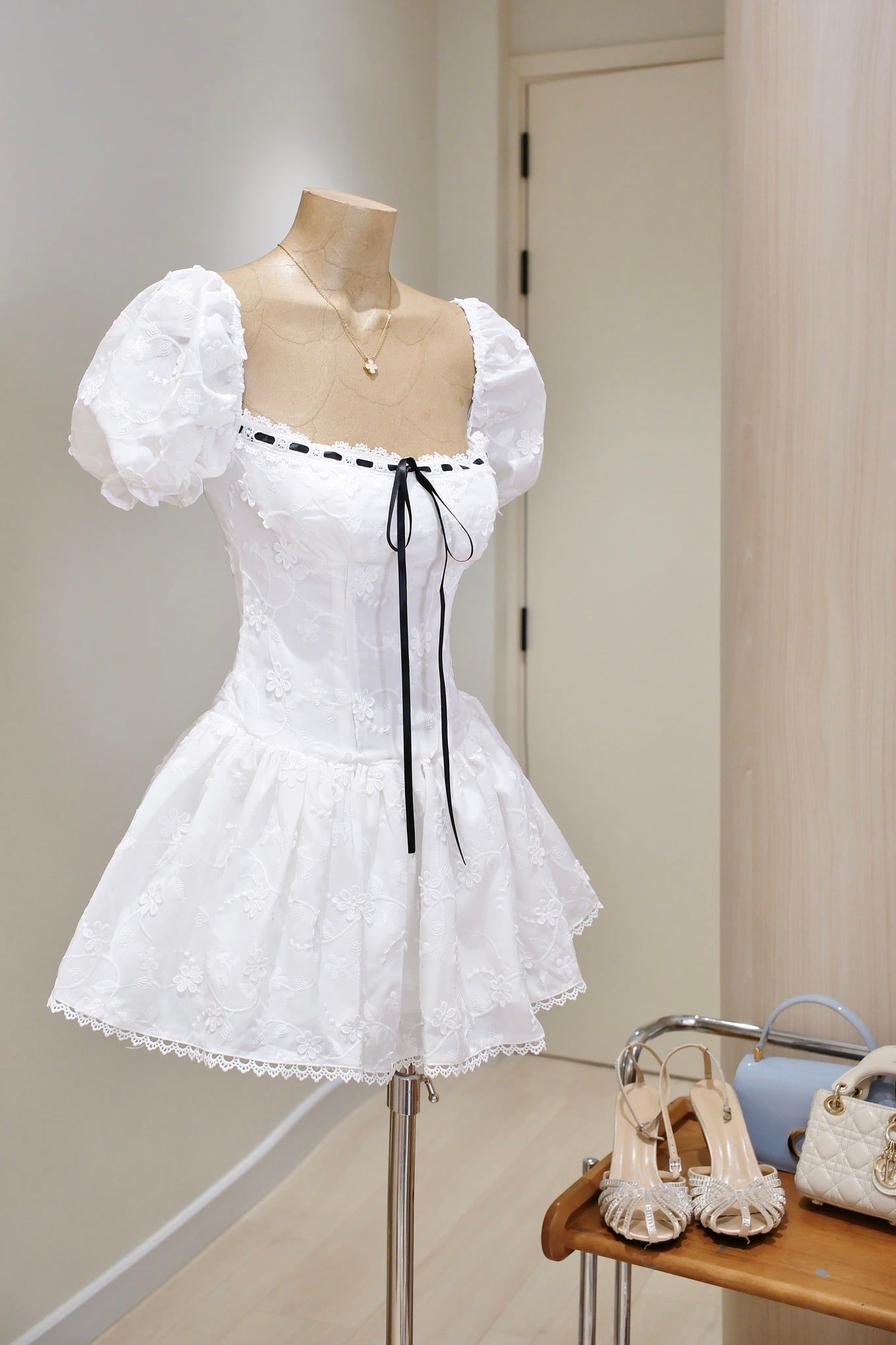 Đầm Tay Phồng Xô Hoa Nổi