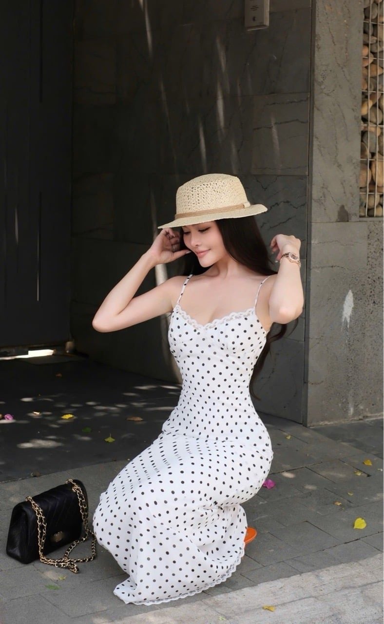 Đầm 2S Viền Ren Cổ V