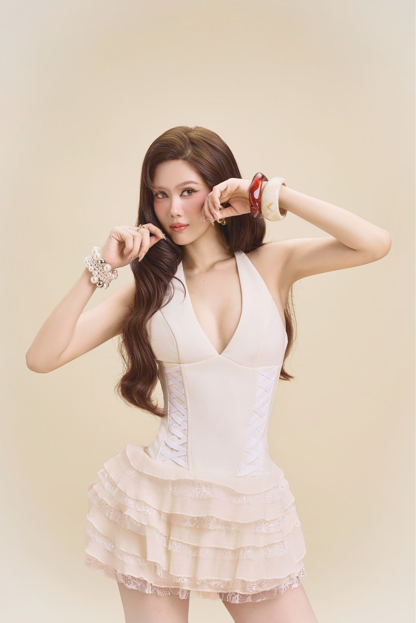 Đầm Yếm Chéo Dây Bèo Tầng