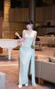 Đầm Lưới Xoắn Eo Kèm Hoa