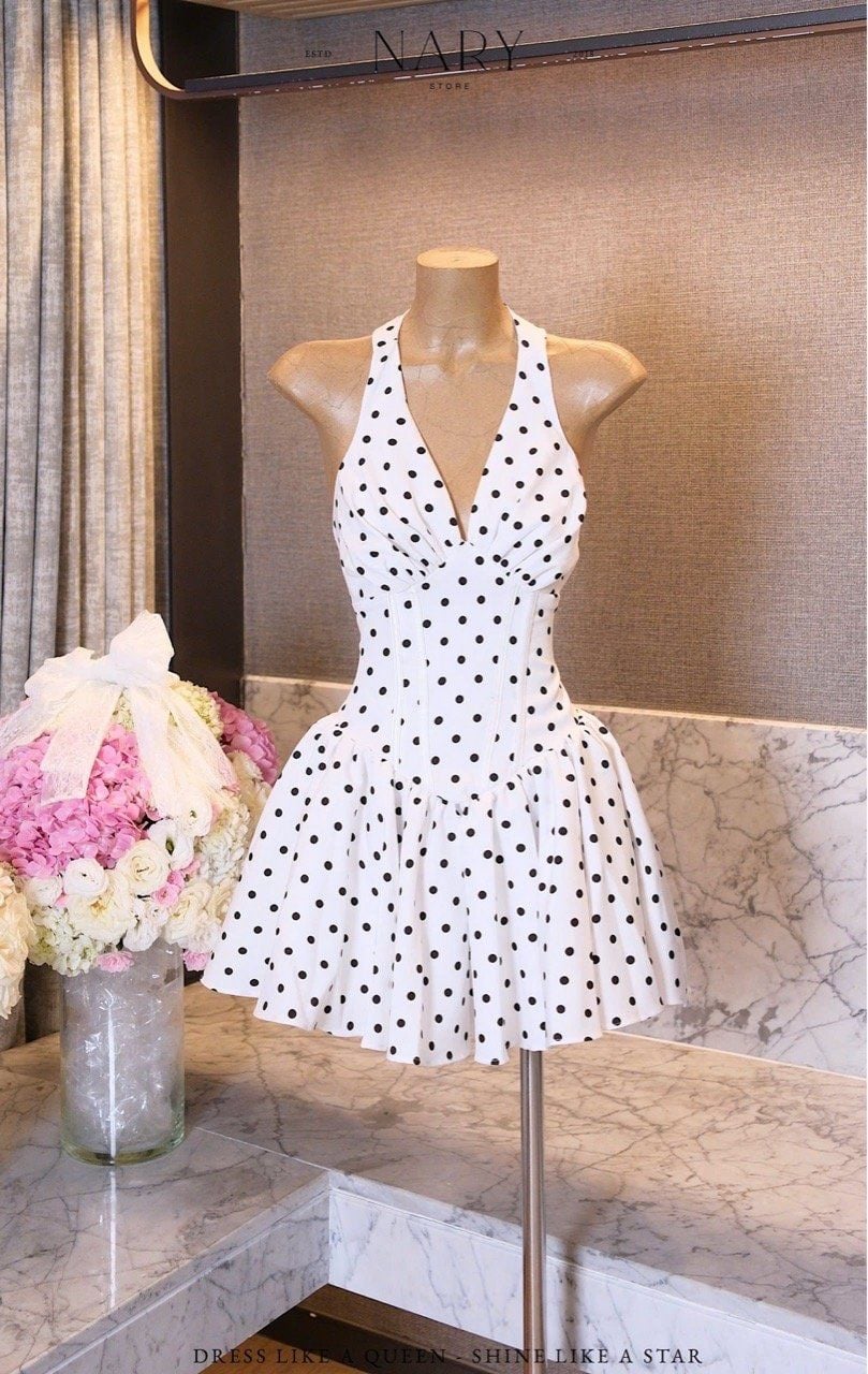 Đầm Yếm Xòe Nhúng Ngực