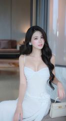 Đầm Lưới Xoắn Eo Kèm Hoa
